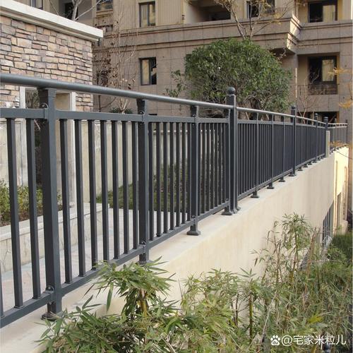 锌钢材质阳台护栏优缺点 锌钢材质阳台护栏优缺点