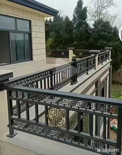 阳台铁栏杆有部分生锈,自己想重新刷黑油漆,请有经验人士指点全部流程及...